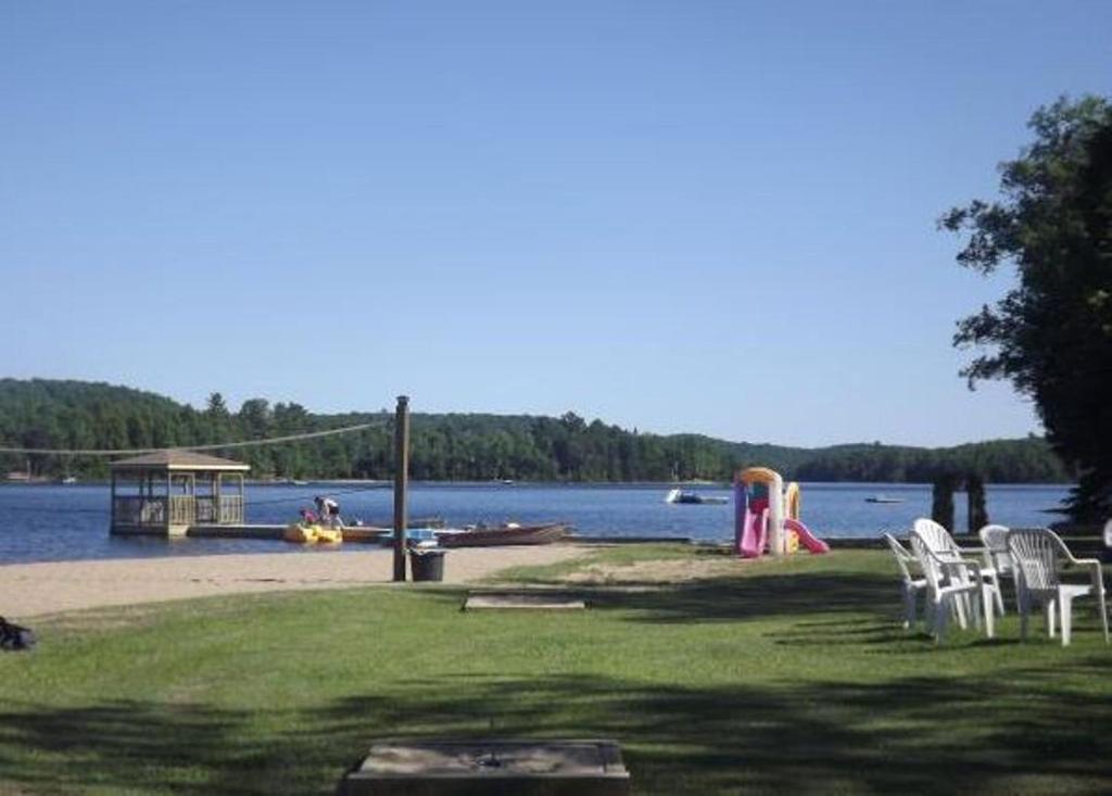 Cloverleaf Cottages Oxtongue Lake Bagian luar foto